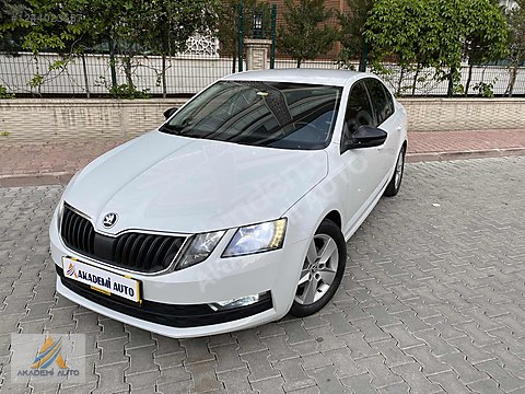 AKADEMİ AUTO DAN OTOMATİK 2017 YENİ KASA OCTAVİA
