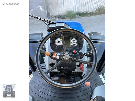 Machinery / Agricultural Machines / Tractors / New Holland / T5.115