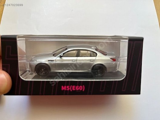 1/64 bmw m5 e60 at 1247023699