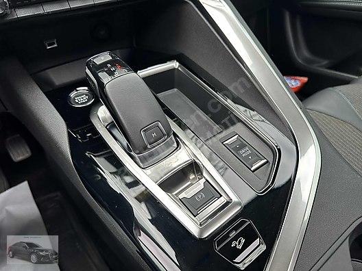 Vasıta / Arazi, SUV & Pickup / Peugeot / 3008 / 1.5 BlueHDi / Allure