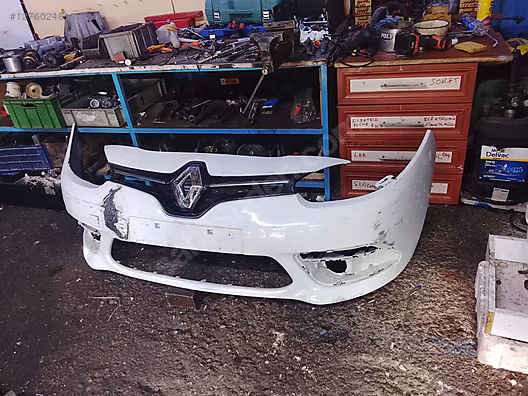FLUENCE ÖN TAMPON PANJUR ORJ MAKYAJLI KASA - Renault Tampon Fotoğrafı