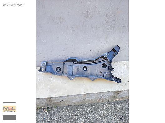 VOLVO XC90 ÖN ÇAMURLUK BAĞLANTI BRAKETİ SOL 31391777 - İlan ve