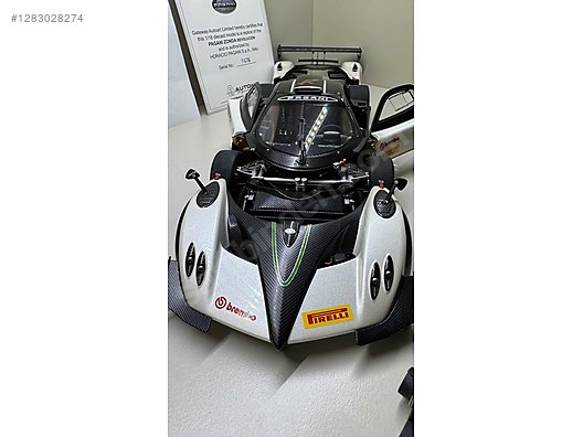 Autoart Diecast Model 1:18 Pagani Araba