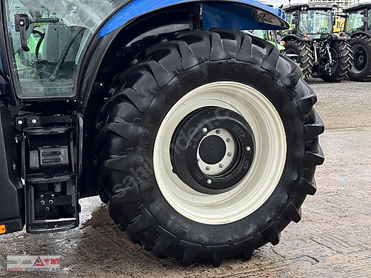 Machinery / Agricultural Machines / Tractors / New Holland / TR6.135S