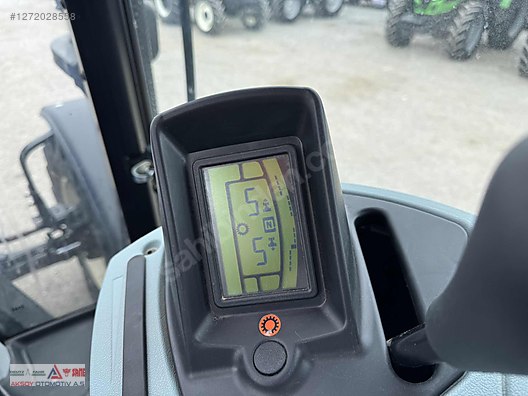 Machinery / Agricultural Machines / Tractors / New Holland / TR6.135S