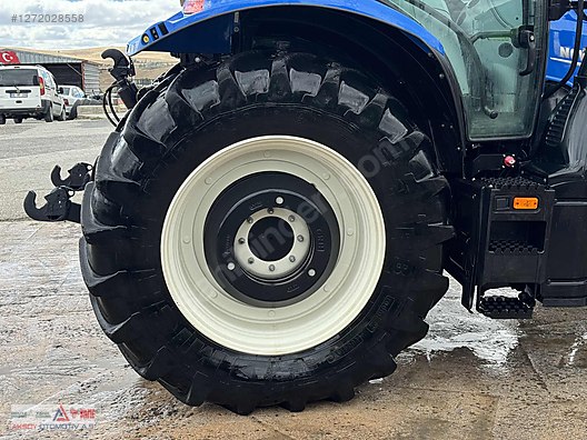 Machinery / Agricultural Machines / Tractors / New Holland / TR6.135S