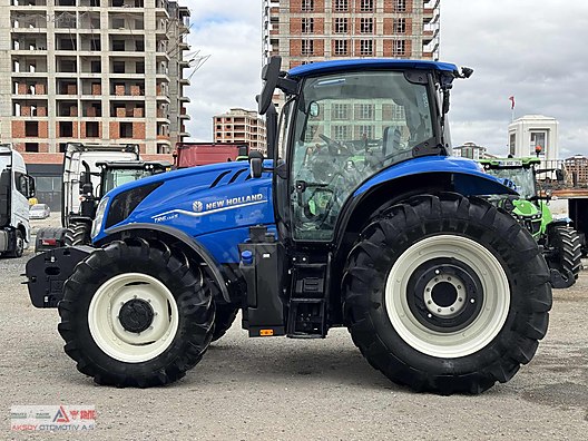 Machinery / Agricultural Machines / Tractors / New Holland / TR6.135S