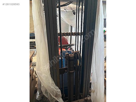 Machinery / Industrial / Carrying & Stacking Equipment / Forklifts / For Sale / Çukurova Makina