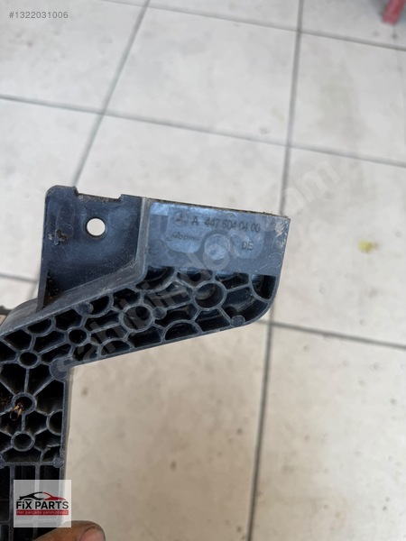 Mercedes – Benz Vito Radyatör Braketi