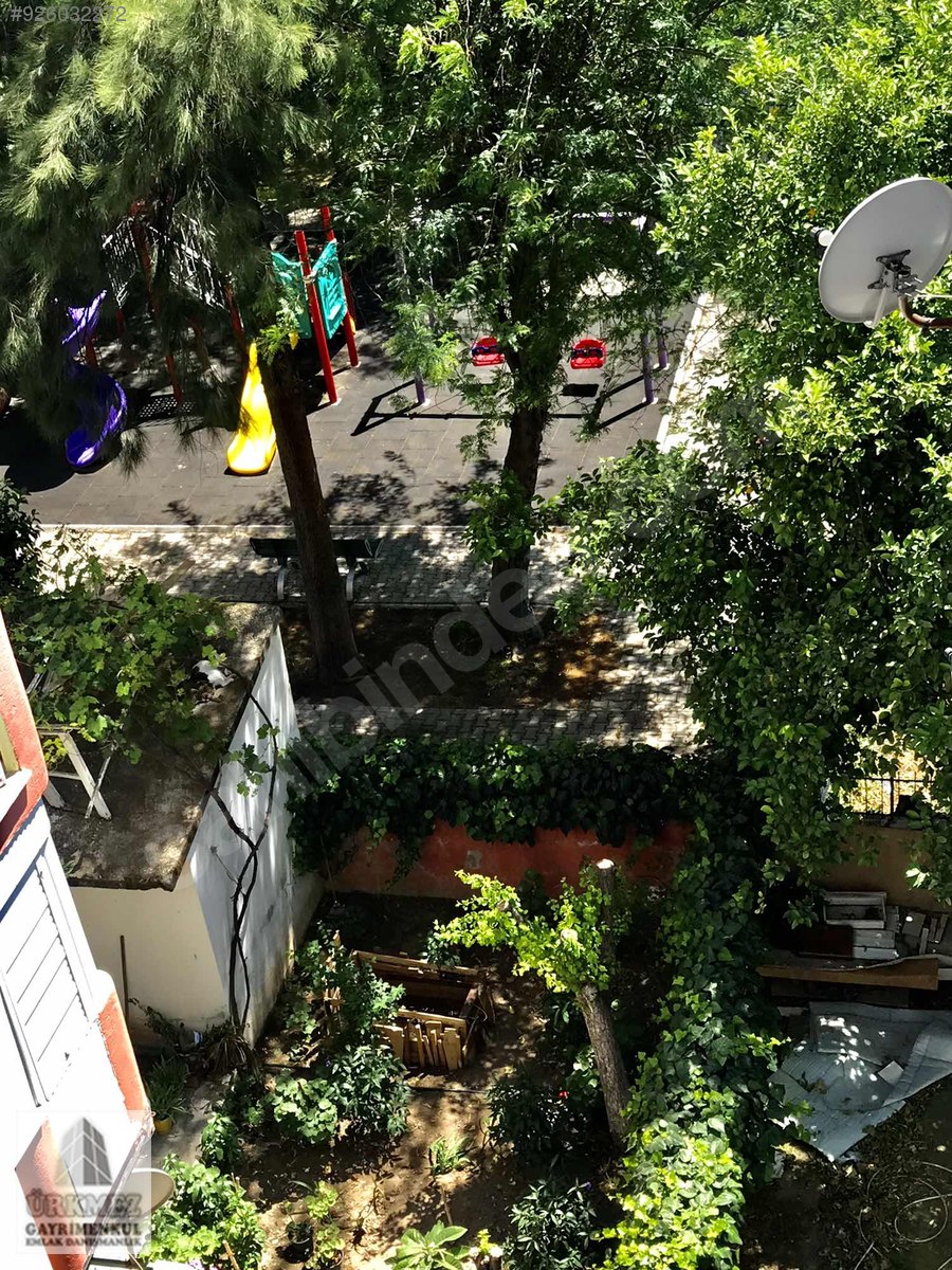 Ürkmez Emlaktan Bahriye Üçok cadde üstü 3+1 Ara kat Park
