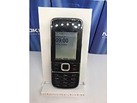 Kameralı Nokıa tuşlu telefon.