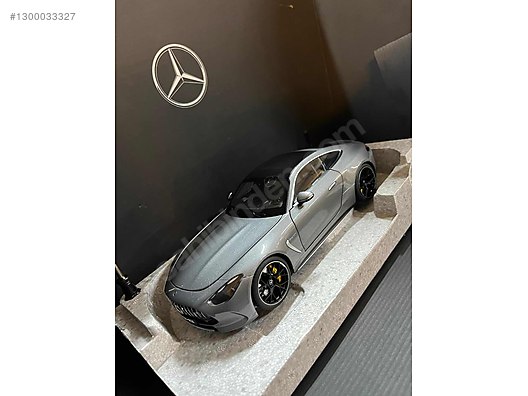 NZG Diecast Model 1:18 Mercedes Benz Araba - 1300033327