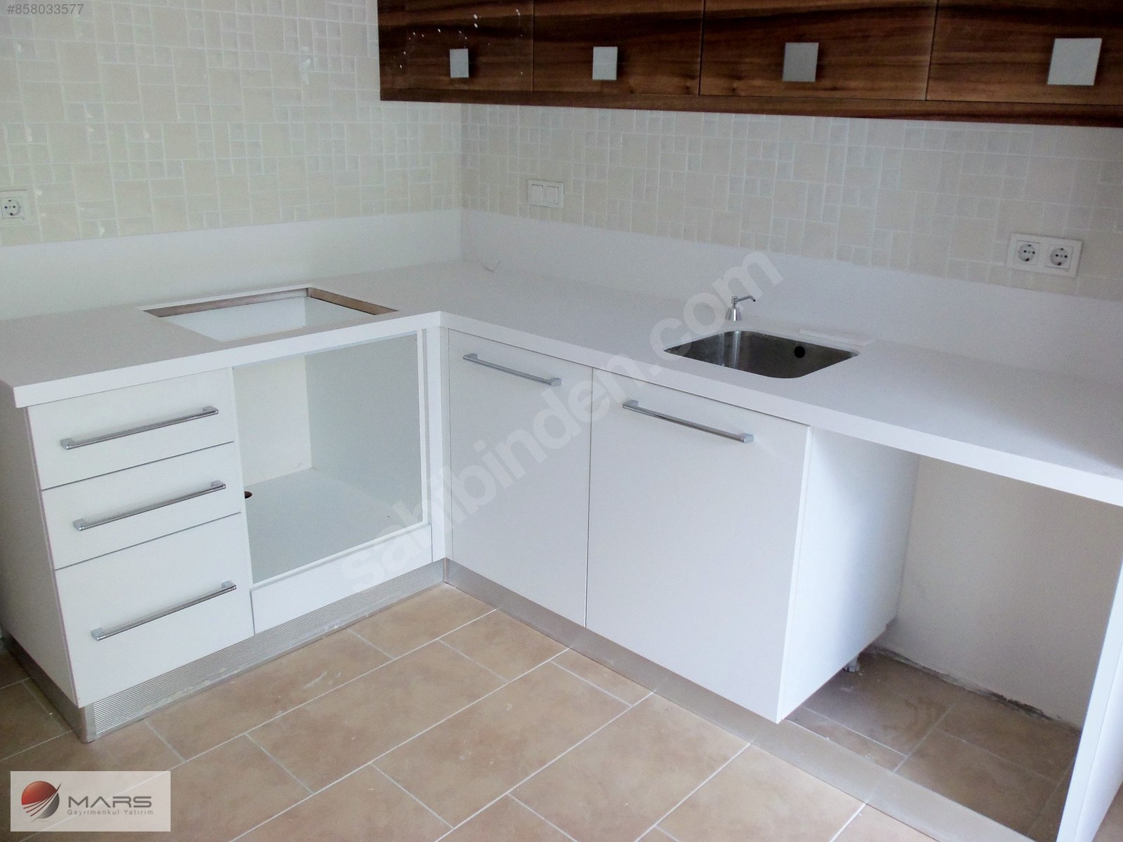 KUSADASI EGE MAHALLESİ HAVUZLU LÜKS SİTEDE 2+1 SATILIK DAİRE Satılık