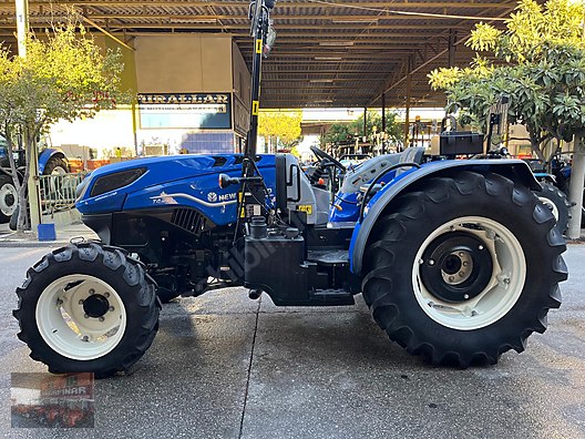 Machinery / Agricultural Machines / Tractors / New Holland / T4.110B