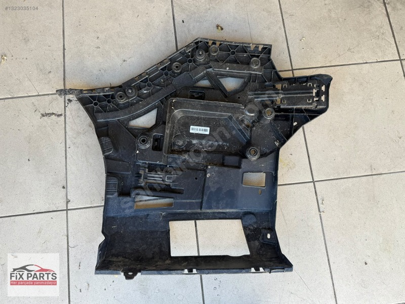 BMW 5 Serisi Tampon Braketi (Arka)