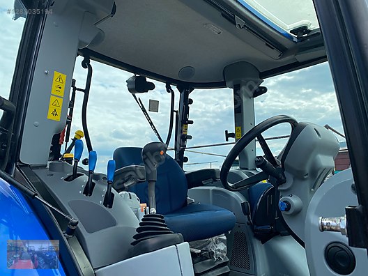 Machinery / Agricultural Machines / Tractors / New Holland / TR5.115