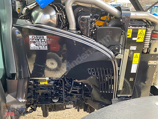 Machinery / Agricultural Machines / Tractors / New Holland / TR5.115