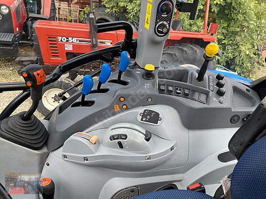 Machinery / Agricultural Machines / Tractors / New Holland / TR5.115