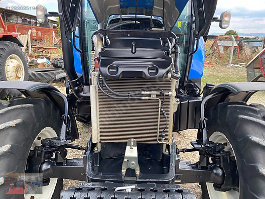 Machinery / Agricultural Machines / Tractors / New Holland / TR5.115