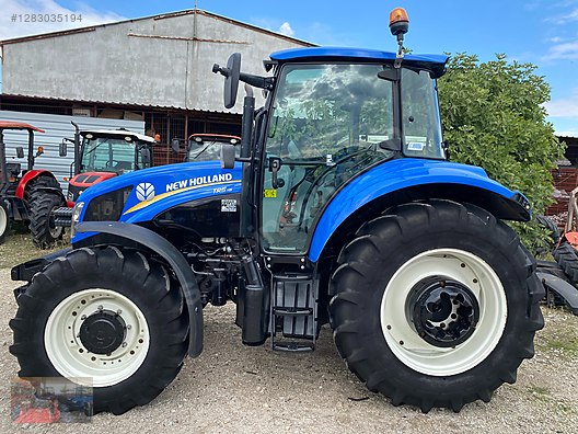 Machinery / Agricultural Machines / Tractors / New Holland / TR5.115