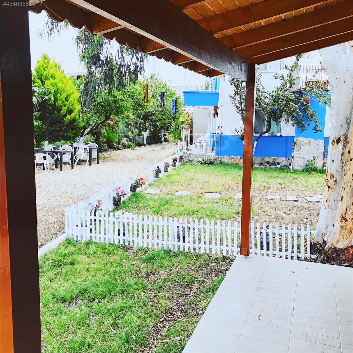 İzmir Urla Balıklıovada denize 50 mt.özel plajlı daire. Günlük