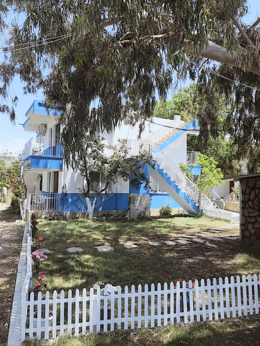 İzmir Urla Balıklıovada denize 50 mt.özel plajlı daire. Günlük