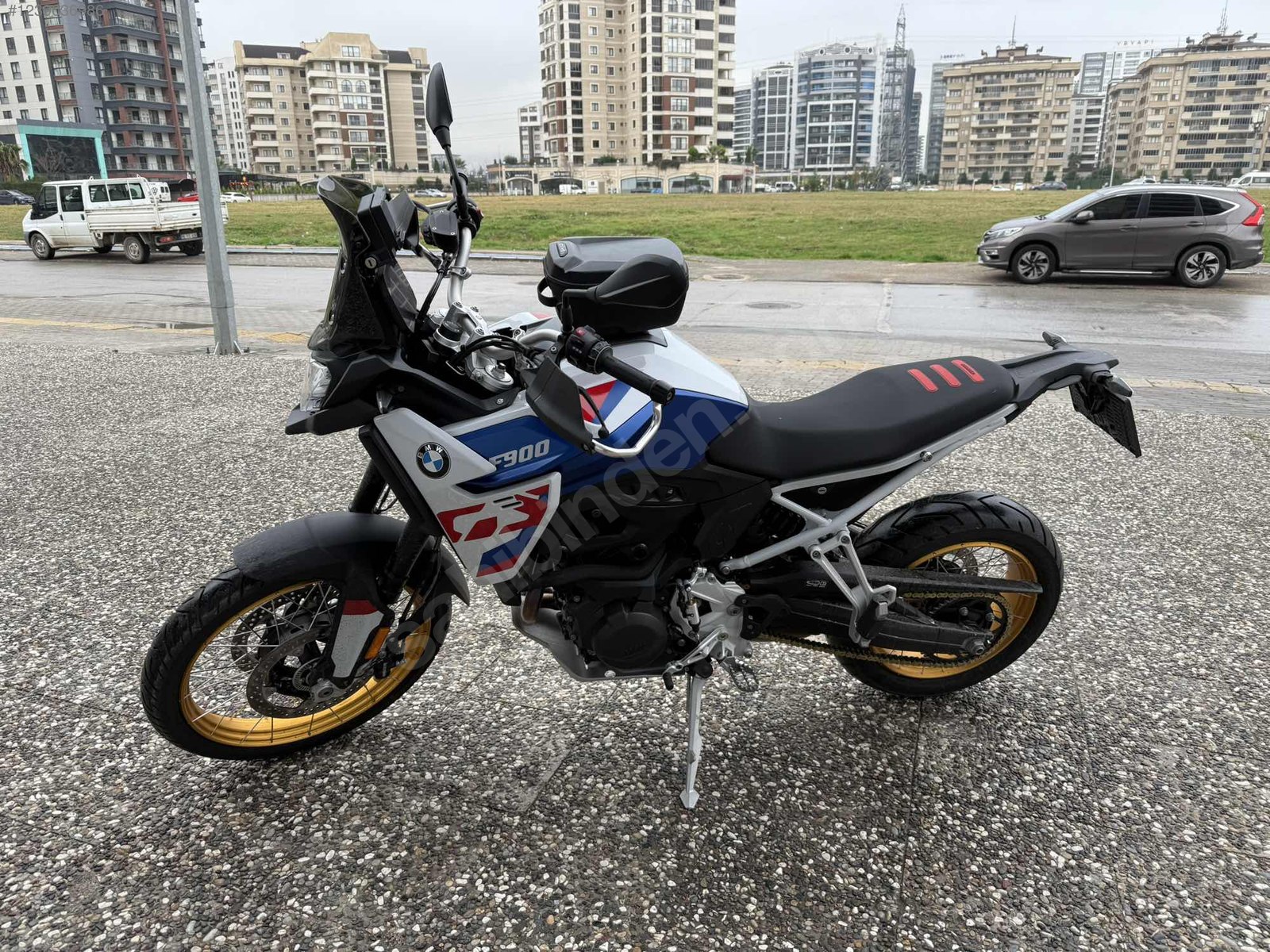x16_1239036986mp5.jpg