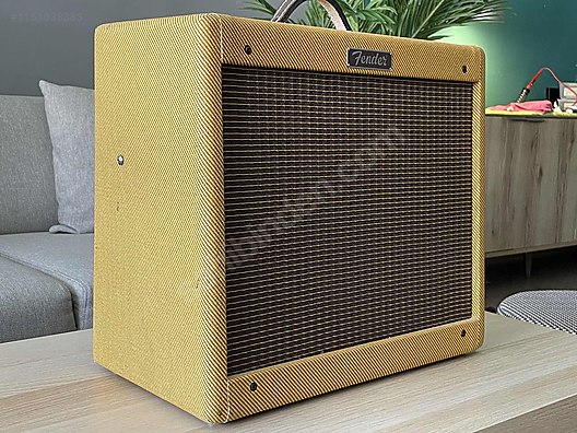 Fender blues deals junior tweed used