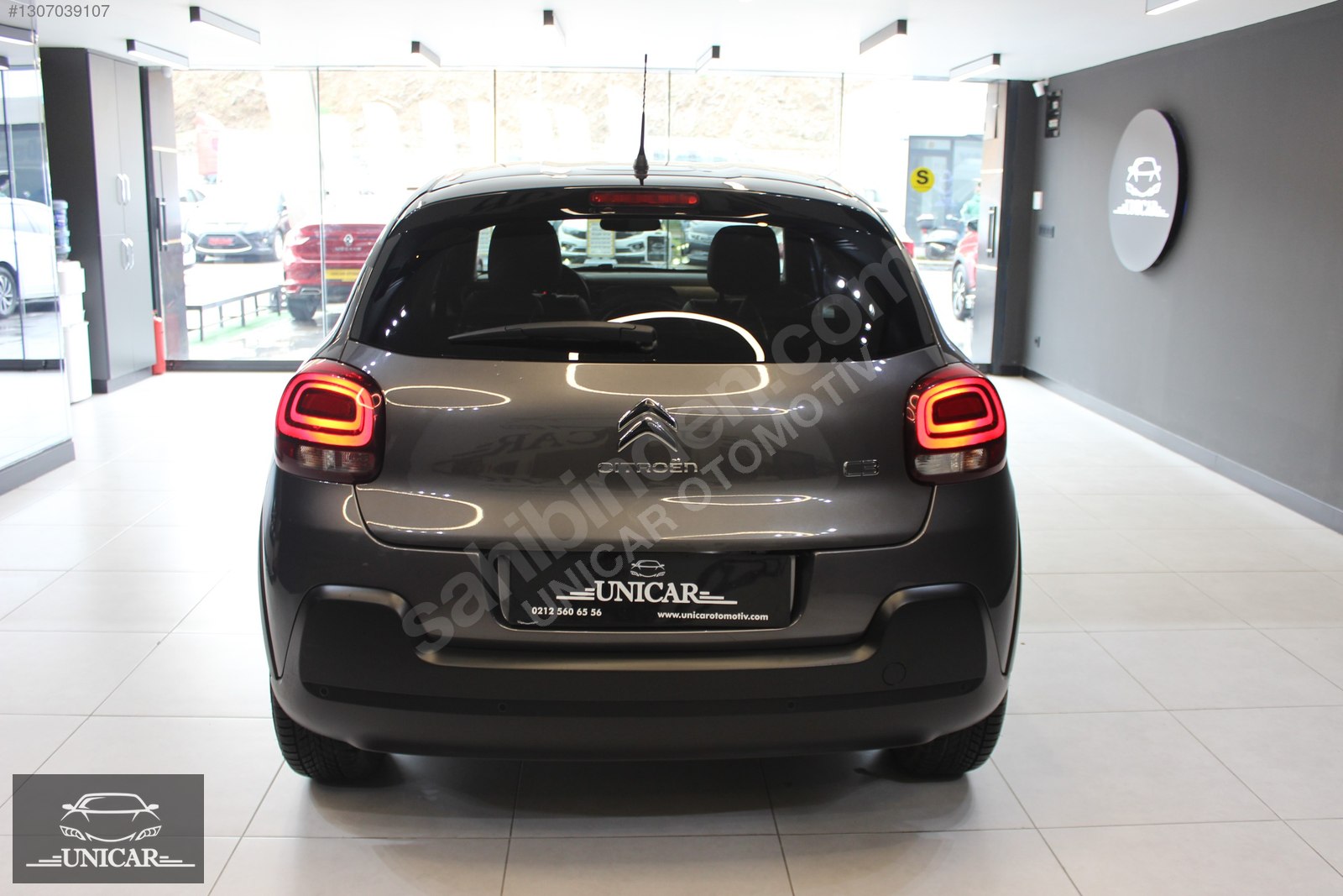 Citroen C3 1.2 PureTech Shine 6