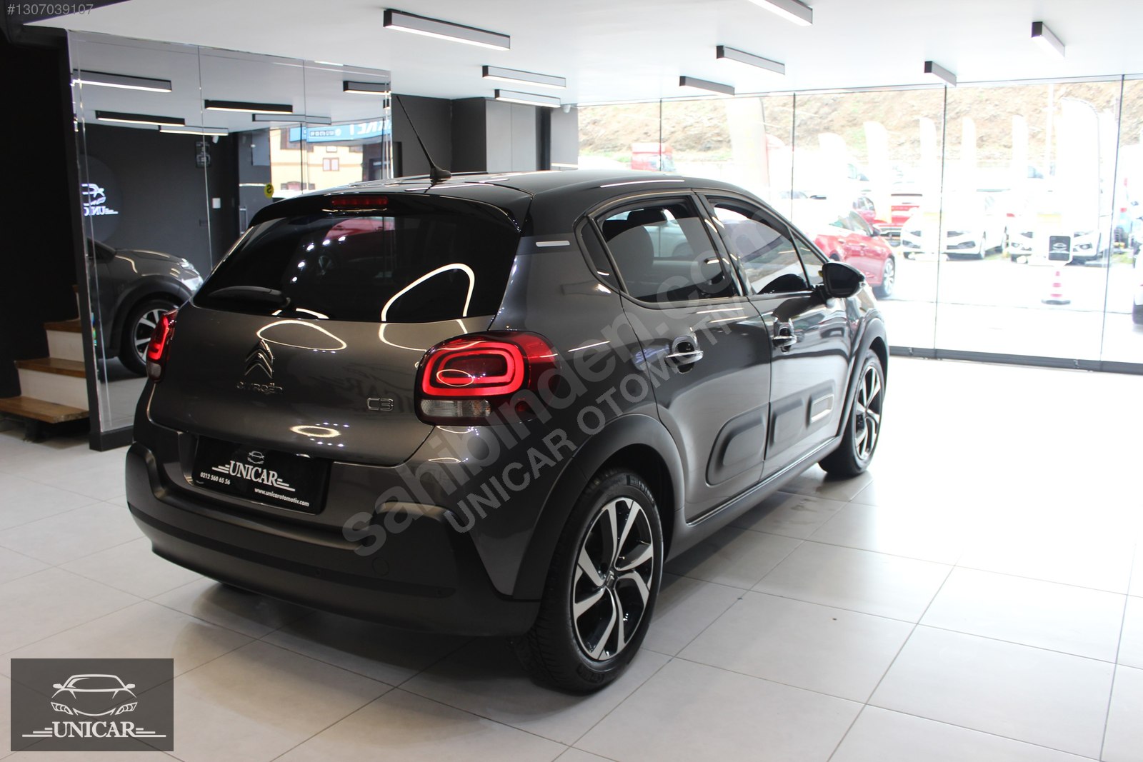 Citroen C3 1.2 PureTech Shine 7