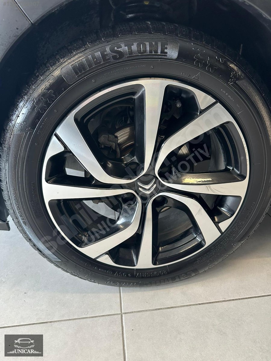 Citroen C3 1.2 PureTech Shine 8