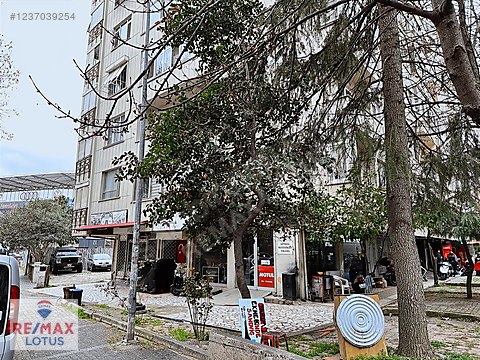 KADIKÖY FENERBAHÇEDE YATIRIM FIRSATI SATILIK PRESTİJLİ DÜKKAN
