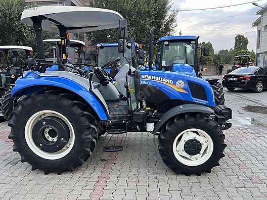 Machinery / Agricultural Machines / Tractors / New Holland / TT4.50