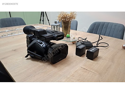 Used & Brand New Items / Cameras & Photographic Equipment / Video Cameras & Camcorders / Digital Camcorders / Built-in Hard Disk