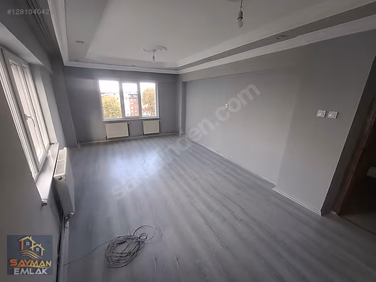 SAYMAN'DAN ŞEHRİN MERKEZİNDE FUATPAŞA OKULU YANI SATILIK DAİRE #1281040426