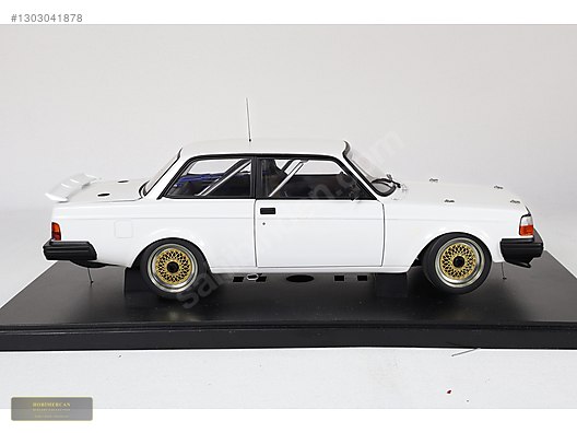 Autoart Diecast Model 1:18 Volvo Araba - 1303041878