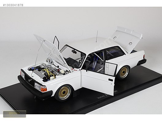 Autoart Diecast Model 1:18 Volvo Araba - 1303041878