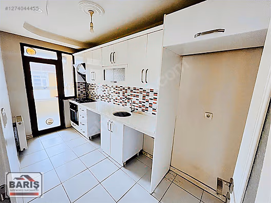 Barış Emlaktan Tramvay Ve Metroya Yakın 5+1-9 Yıllık Dubleks #1274044455