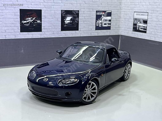Autoart Diecast Model 1:18 Mazda Araba - 1316044588