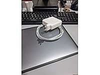 temiz ufak arızalı macbook m1 yeni gibi