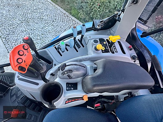 Machinery / Agricultural Machines / Tractors / New Holland / TR6.160S