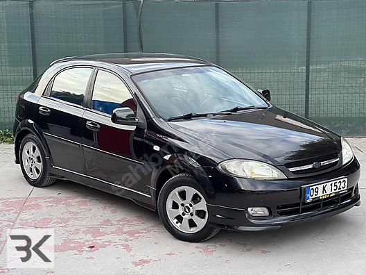 15-летний Chevrolet Lacetti без пробега продают в Москве по цене Lada Niva