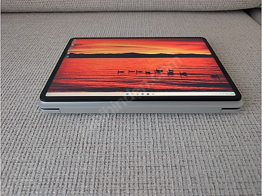 Microsoft / Microsoft Surface Laptop Studio 2 | i7-13700 / 16GB