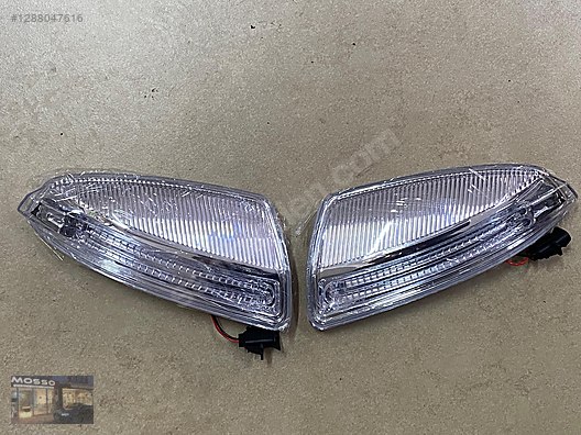 Cars & SUVs / Electric / MERCEDES W204 KASA AYNA SİNYALİ ( SAĞ
