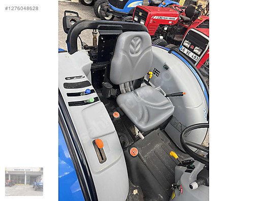 Machinery / Agricultural Machines / Tractors / New Holland / TD4.78B