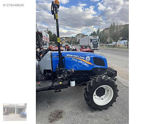 Machinery / Agricultural Machines / Tractors / New Holland / TD4.78B