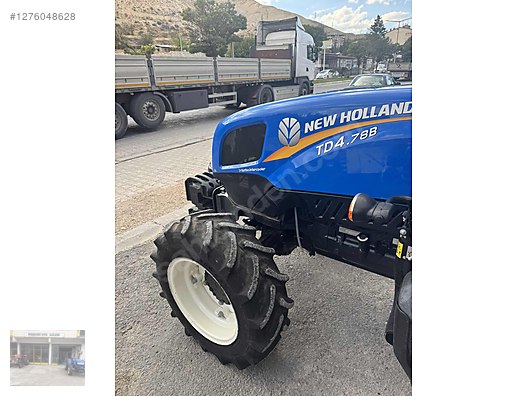 Machinery / Agricultural Machines / Tractors / New Holland / TD4.78B