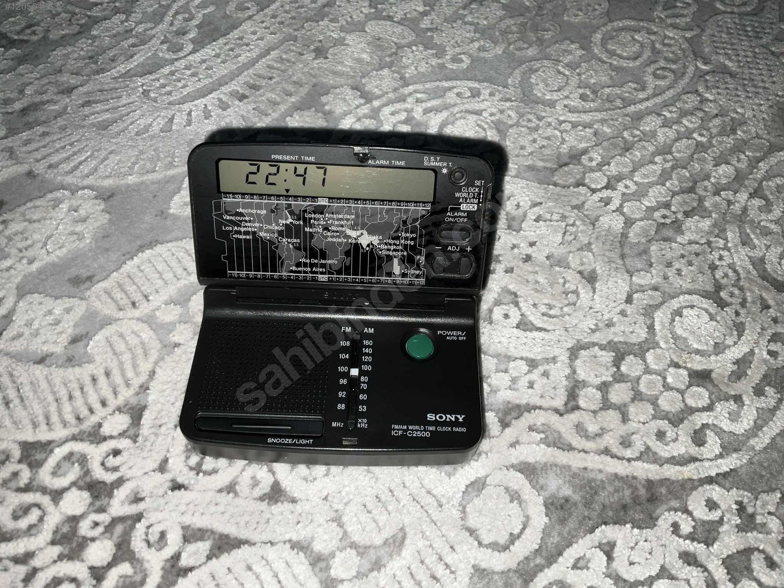 Sony / SONY ICFC2500 FM/AM World Time Clock Radio