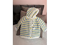 Kapşonlu bebek hırkası