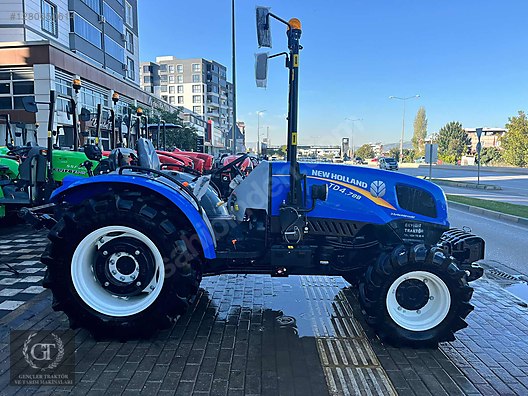 Machinery / Agricultural Machines / Tractors / New Holland / TD4.78B